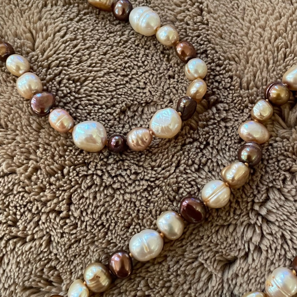 Honora freshwater pearl “Mocha Latte” 50” necklace with sterling clasp.💘🛍️